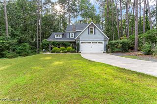 60 Lakeview Drive, Whispering Pines, NC 28327
