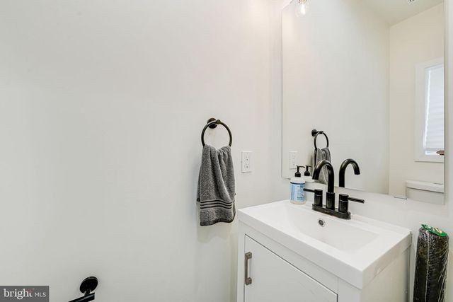 1621 LYMAN PL NE, Washington, DC 20002