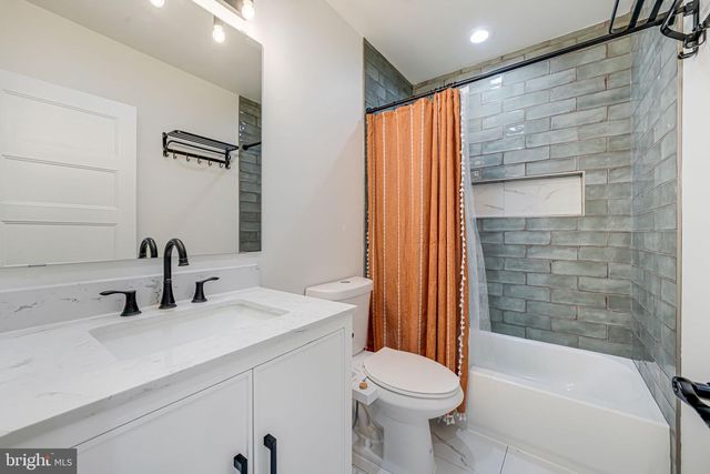 1621 LYMAN PL NE, Washington, DC 20002