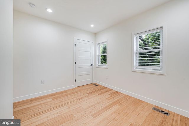 1621 LYMAN PL NE, Washington, DC 20002