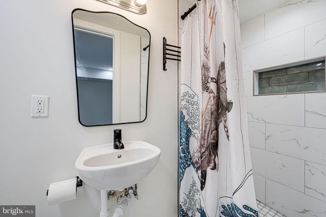 1621 LYMAN PL NE, Washington, DC 20002