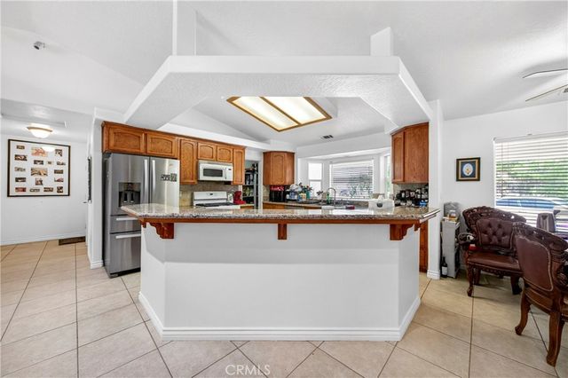 9562 Cambria Court, Phelan, CA 92371