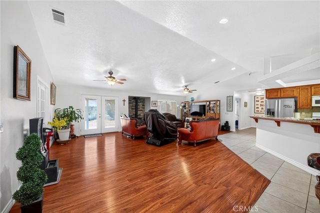 9562 Cambria Court, Phelan, CA 92371