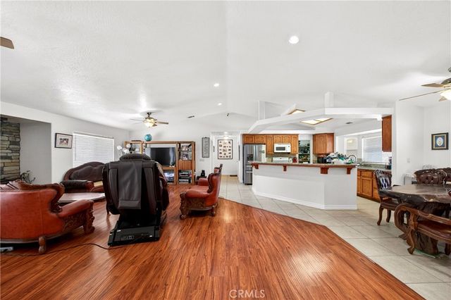 9562 Cambria Court, Phelan, CA 92371