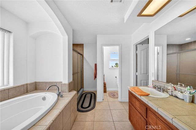 9562 Cambria Court, Phelan, CA 92371