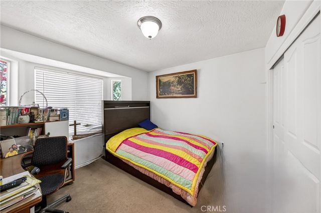 9562 Cambria Court, Phelan, CA 92371