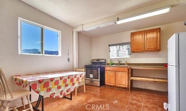 9562 Cambria Court, Phelan, CA 92371