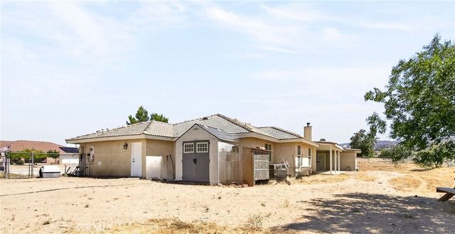 9562 Cambria Court, Phelan, CA 92371