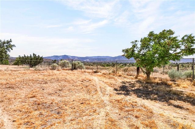 9562 Cambria Court, Phelan, CA 92371