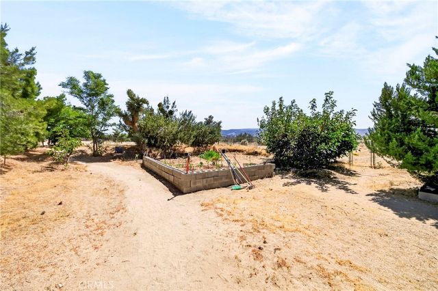 9562 Cambria Court, Phelan, CA 92371