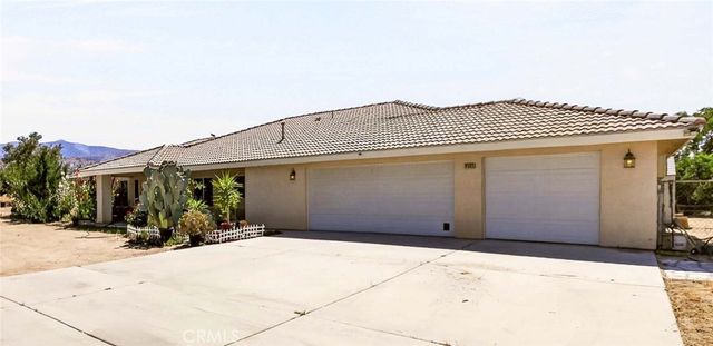 9562 Cambria Court, Phelan, CA 92371