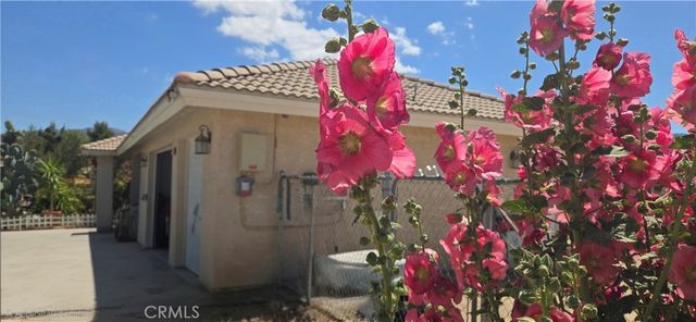 9562 Cambria Court, Phelan, CA 92371