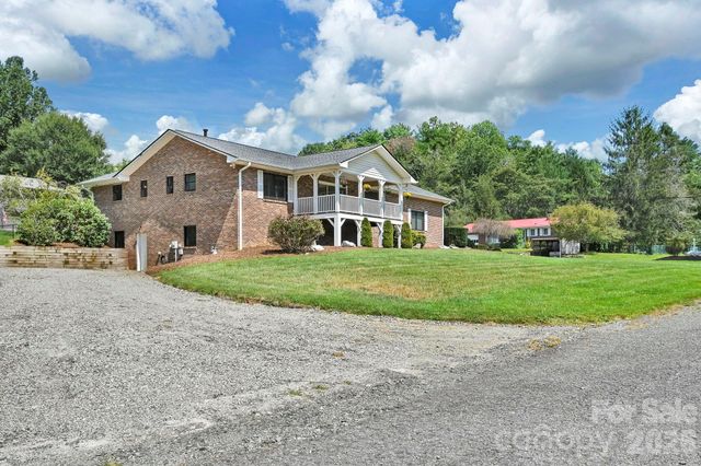 123 Turley Falls Road, Hendersonville, NC 28739
