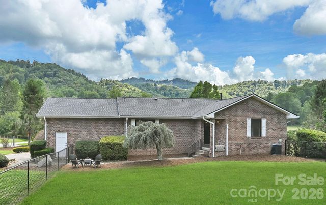 123 Turley Falls Road, Hendersonville, NC 28739