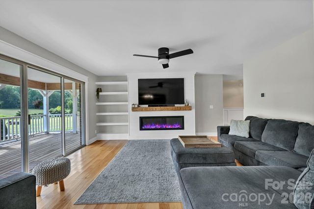 123 Turley Falls Road, Hendersonville, NC 28739