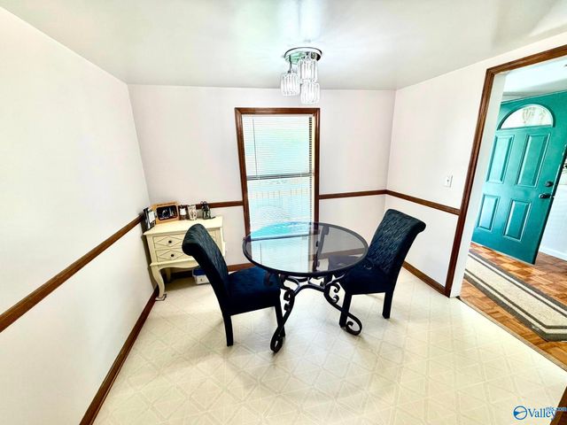 155 Regal Row, Gadsden, AL 35904
