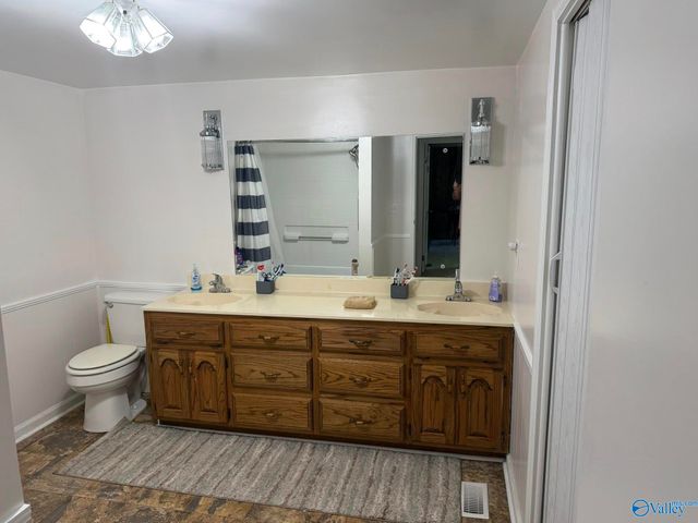 155 Regal Row, Gadsden, AL 35904