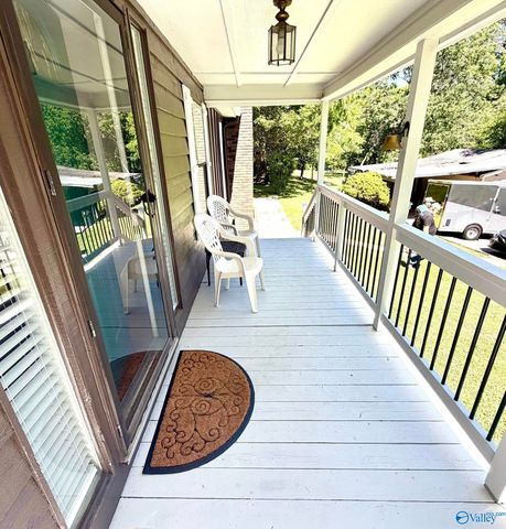 155 Regal Row, Gadsden, AL 35904