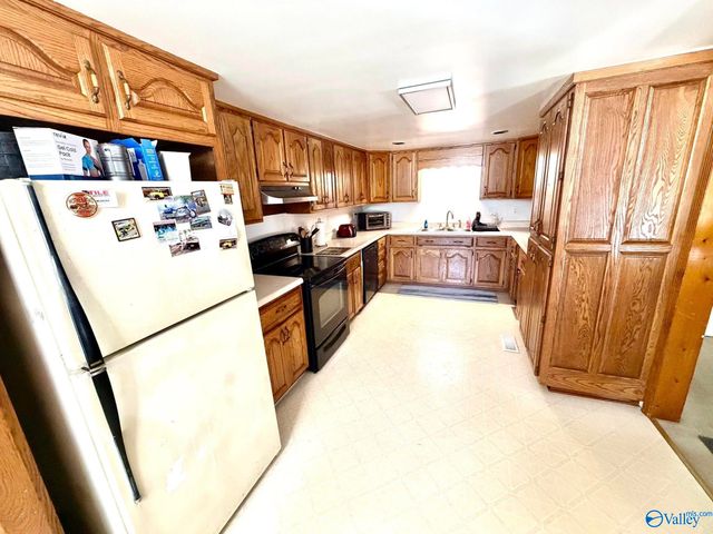 155 Regal Row, Gadsden, AL 35904