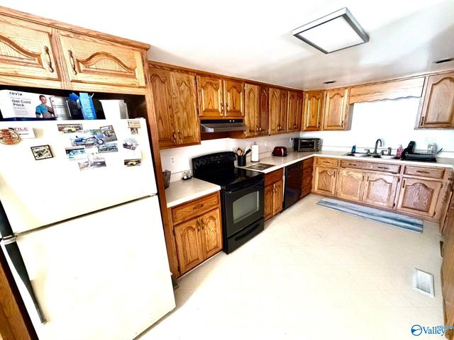155 Regal Row, Gadsden, AL 35904