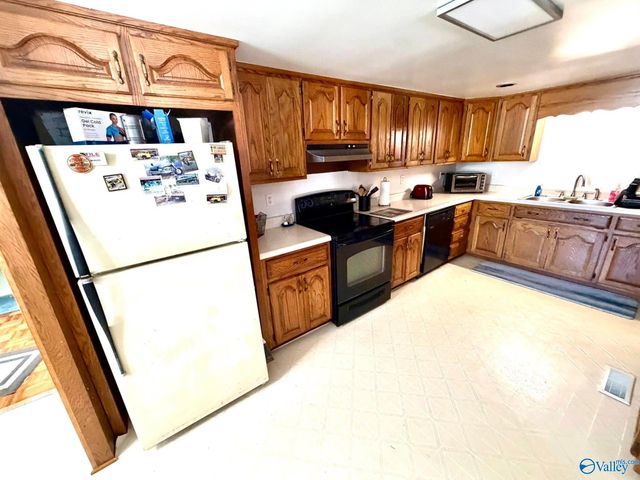 155 Regal Row, Gadsden, AL 35904