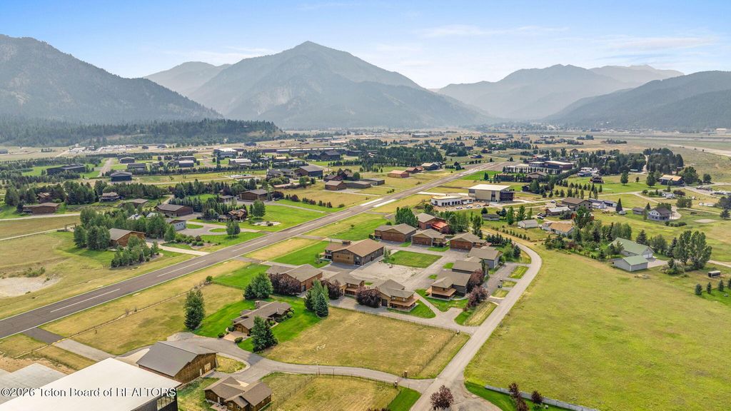 322 AIRPORT Drive 6, Alpine, WY 83128 photo 4