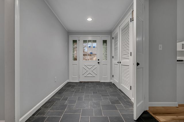 3 Whippoorwill Road, Old Lyme, CT 06371