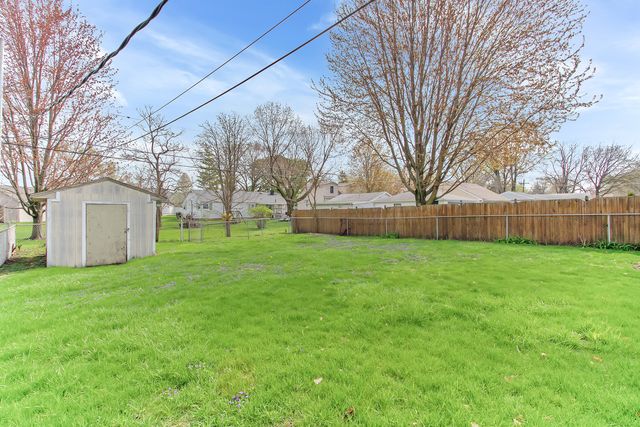 2322 Greengold Street, Crest Hill, IL 60403