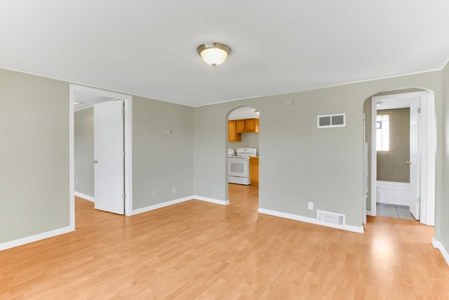 2322 Greengold Street, Crest Hill, IL 60403