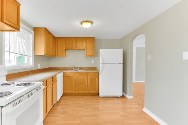 2322 Greengold Street, Crest Hill, IL 60403