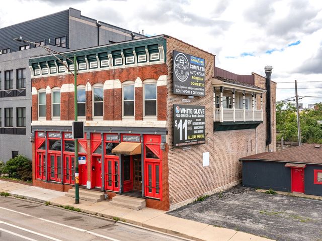 2506 N Clybourn Avenue, Chicago, IL 60614
