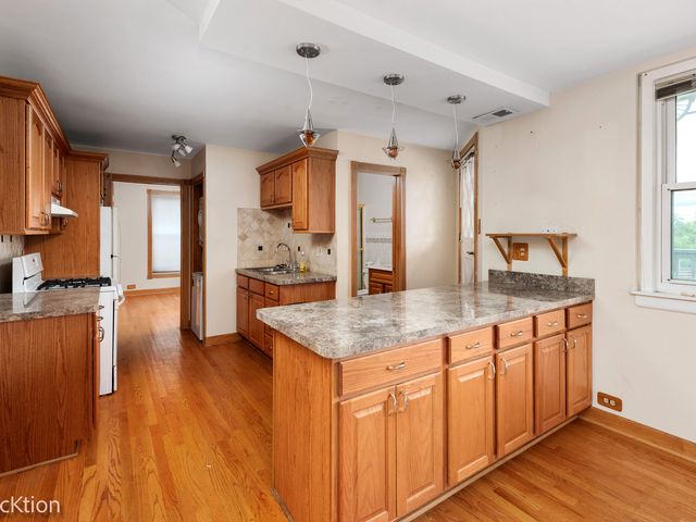 2506 N Clybourn Avenue, Chicago, IL 60614