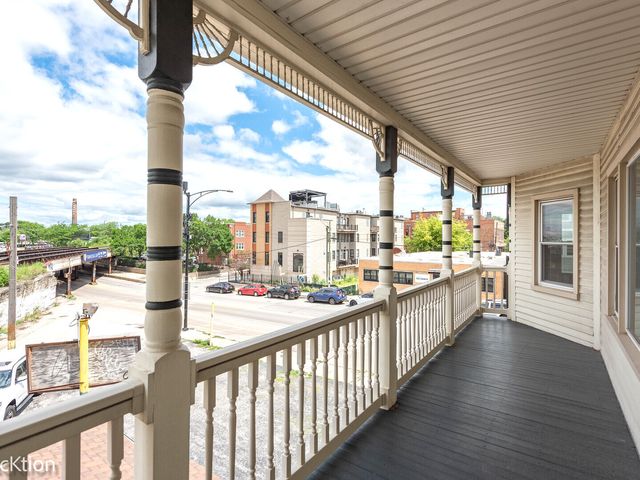 2506 N Clybourn Avenue, Chicago, IL 60614