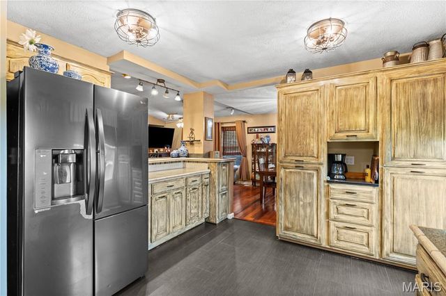 818 Sheraton Lane, Herculaneum, MO 63048