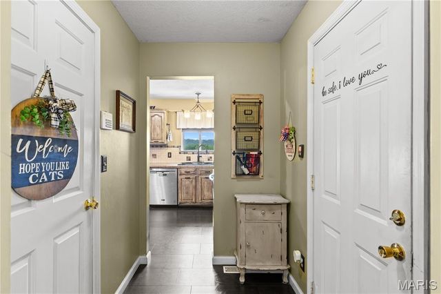 818 Sheraton Lane, Herculaneum, MO 63048