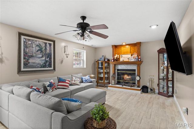 818 Sheraton Lane, Herculaneum, MO 63048