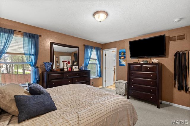 818 Sheraton Lane, Herculaneum, MO 63048