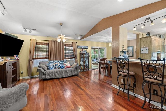 818 Sheraton Lane, Herculaneum, MO 63048