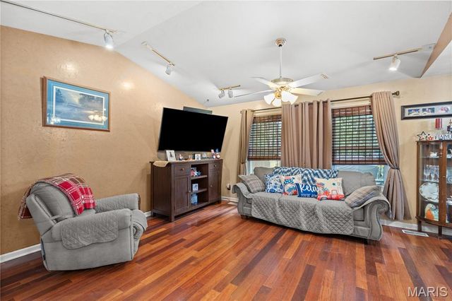 818 Sheraton Lane, Herculaneum, MO 63048