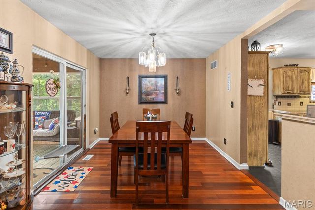 818 Sheraton Lane, Herculaneum, MO 63048