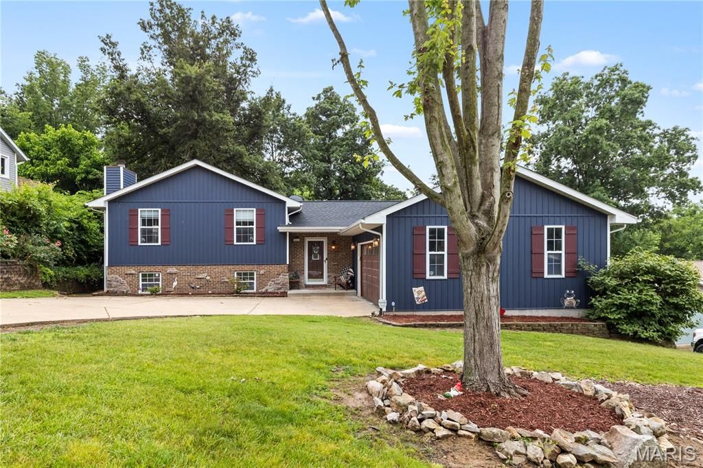 818 Sheraton Lane, Herculaneum, MO 63048