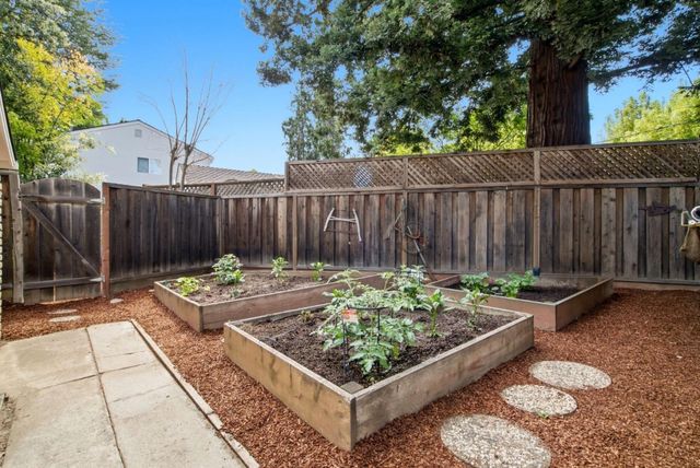 1020 Via Del Pozo, Los Altos, CA 94022