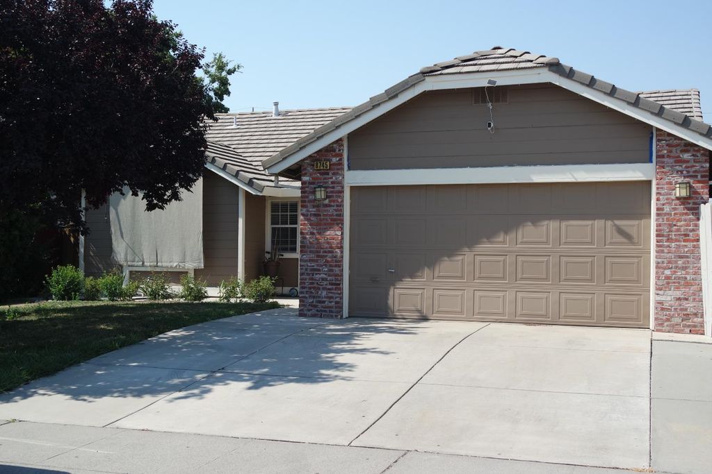 8745 Spruce Ridge Way, Antelope, CA 95843