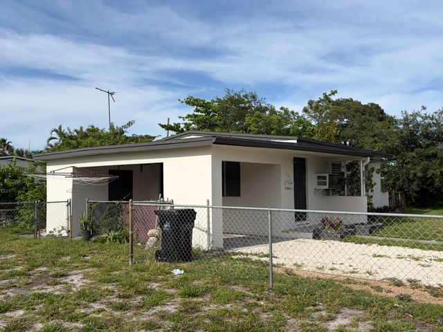 1437 NW 10th Place, Fort Lauderdale, FL 33311