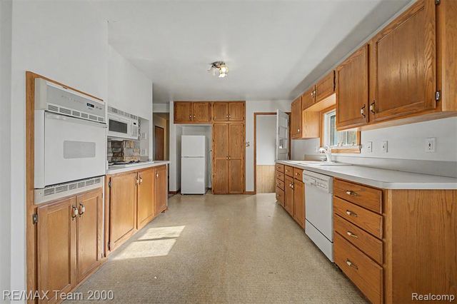 9415 Tobine Street, Romulus, MI 48174