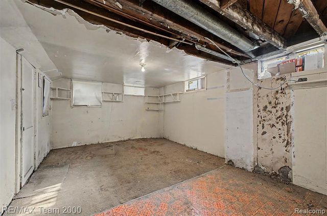 9415 Tobine Street, Romulus, MI 48174