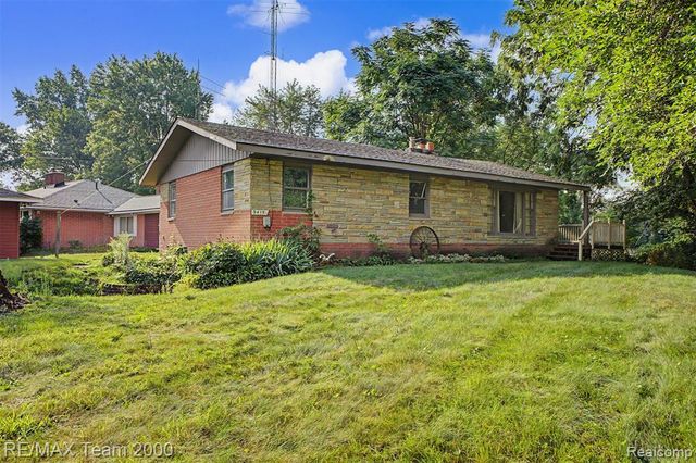 9415 Tobine Street, Romulus, MI 48174