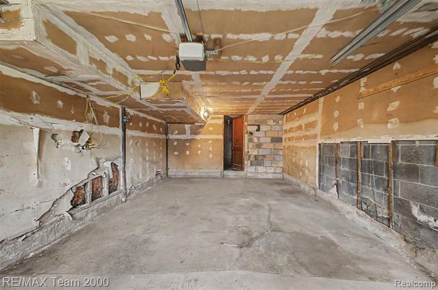 9415 Tobine Street, Romulus, MI 48174