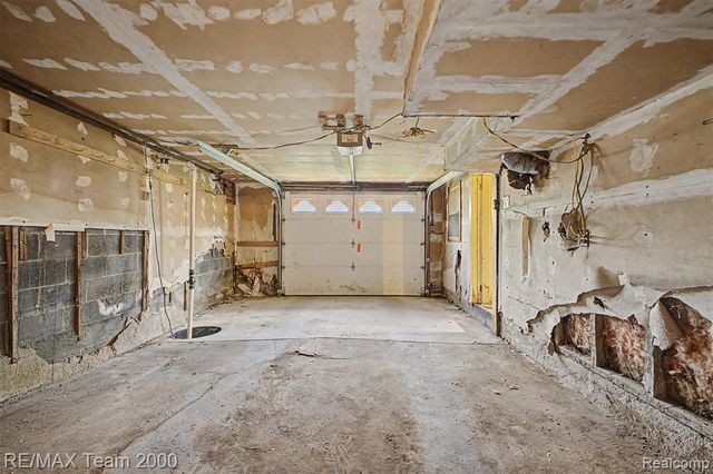 9415 Tobine Street, Romulus, MI 48174