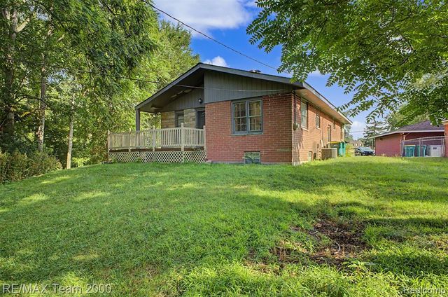 9415 Tobine Street, Romulus, MI 48174